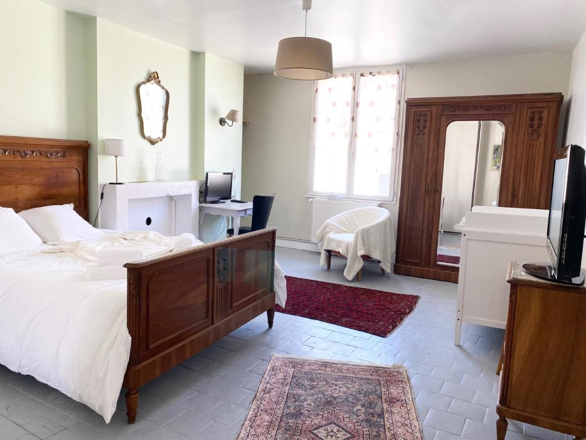 La Maison Des Remparts - Gite 3 Etoiles Pour 8 Pers A Loches Exterior foto